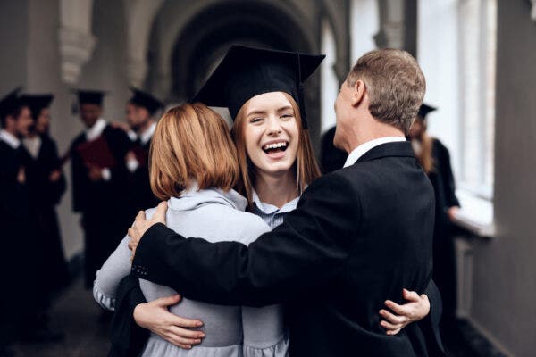 How to Host a Virtual Graduation Party At Home and Remotely